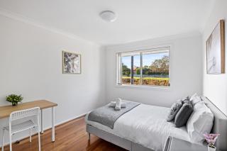Serene Double Room in Panania - Close to Stations & Shops - Shared Bathroom - Panania - 5