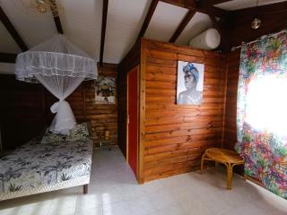 Le Paradis des Colibris Gîte créole avec piscine table dhôtes et nature à Anse Bertrand - 4