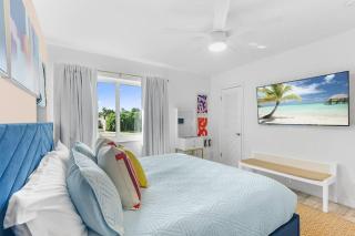 Chic Getaway Near Wilton Drive l Your Urban Escape - 4