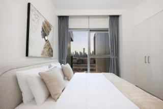 Stunning Burj Khalifa Views - Dubai Mall Access - Infinity Pool - MaxStays - 8