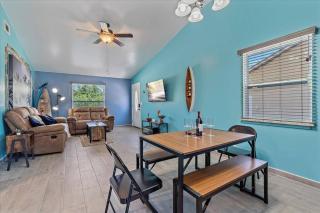 Renovated, Cozy 2 Bedroom - Englewood - 4