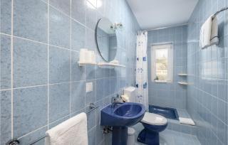 Gorgeous Apartment In Dramalj - 9
