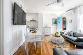 Orton Blue- Beachside getaway for 4, Pets welcome, Aircon, Park and walk to everything! - Ocean Grove - 8