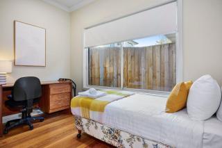 4 Bedroom Home in Heathmont Perfect for Families - Heathmont - 1