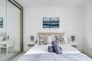 Cozy London Apartment with 2 Bedrooms - 9