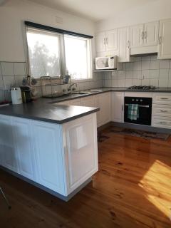 Rye Holiday Getaway BYO Linen and Towels 750m walk to Beach - Rye - 2