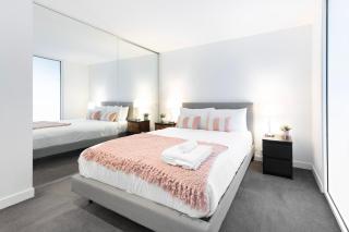 Elevated Living - Stylish 1 Bed with Gym - Melbourne - 8