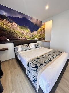 Ononui Lodge Airport, Ocean-View, Private Bathroom and Balcony, Free WiFi and Parking, On-Site Car Rental - Faaa - 0