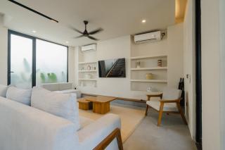 Lux Seis D 4BR Canggu - Free trf and security 24 h - 6