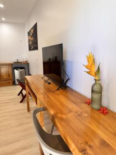 Ononui Lodge Airport, Ocean-View, Private Bathroom and Balcony, Free WiFi and Parking, On-Site Car Rental - Faaa - 6