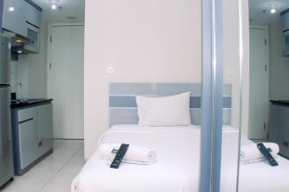 Good Deal and Comfy Studio Apartment Springlake Summarecon Bekasi By Travelio - Bekasi - 9