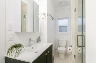 Vancouver Central Green Studio - 6