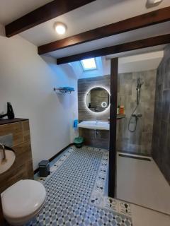 Le Petit Moulin Rouge, B&B, SDB en-suite, parking privé gratuit - Beauvoir - 1