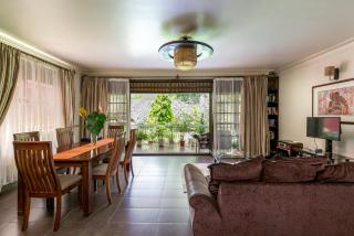 Lake Victoria Residence - 2 BR Spacious, Garden Apt, 10 mins to Entebbe Airport - 9
