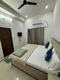 5 PETALS - Varanasi - 9
