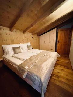 Cosy Chalet with garden, fire pit & stunning views - 1