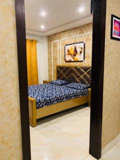 Apartment in Lahore Bahria town near Effiel tower - Rāmkot - 9