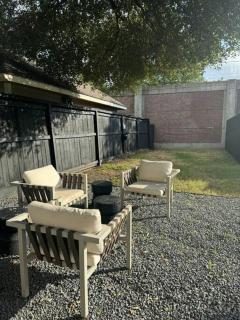 Beautiful 2BR 2BA Montrose Home - Houston - 6
