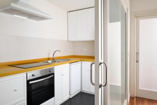 Urban Oasis Apartment with Pool & Free Parking - Sevilla - 4