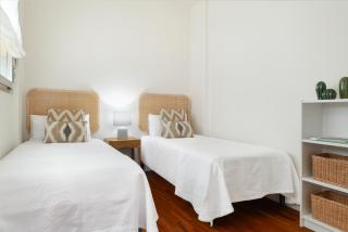 Urban Oasis Apartment with Pool & Free Parking - Sevilla - 6
