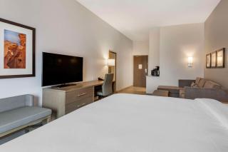 Comfort Suites Scottsdale Talking Stick Entertainment District - 1