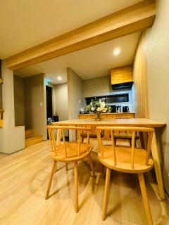 seiren ダブルベッド4台シングルベット1台グループ大歓迎 貸切り 日本風一戸建て - Osaka - 3