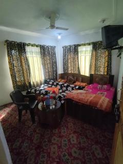 Hotel Irshad Home Stay - Srinagar - 7