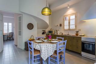 Eleni's town apartment - 8