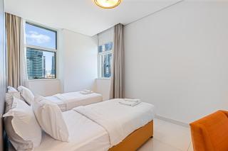 Discover Urban Chic Apartment -Vibrant City Life - Dubai - 5