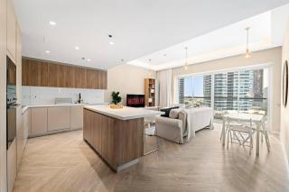 2BR Family Apt with Pool, Gym and Jumeirah Lake Views - Dubai - 8