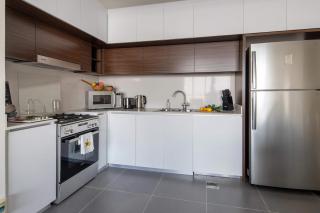Frank Porter - Creek Edge Tower 1 - Dubai - 1