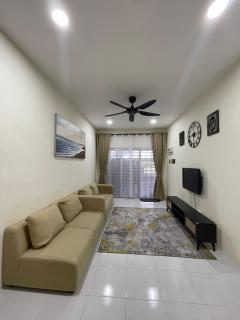 mOmma's Homestay - Seri Iskandar - 0