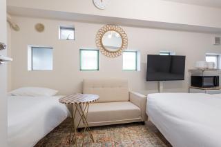 Higashi-Shinjuku 1005 - 9