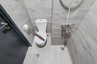 Good Deal and Homey Studio Collins Boulevard Apartment By Travelio - Tangerang - 1