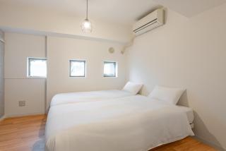 Higashi-Shinujuku 1008 - 6