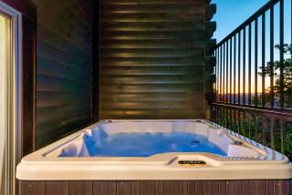 Infinity Vista Retreat - 5BR, Smoky Mountain Views Pool, HotTub - Sevierville - 4