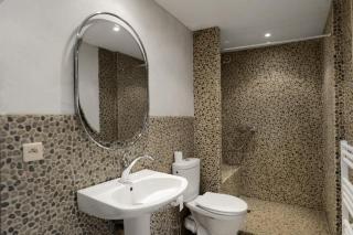 Le Clos Saint Jean, vue Cité, piscine et parking - 4