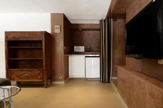 Le Clos Saint Jean, vue Cité, piscine et parking - 1