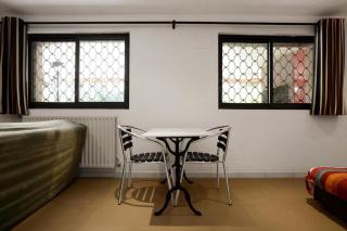 Le Clos Saint Jean, vue Cité, piscine et parking - 8