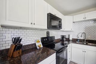 Comfy Coastal Getaway with Modern Comforts home - 6