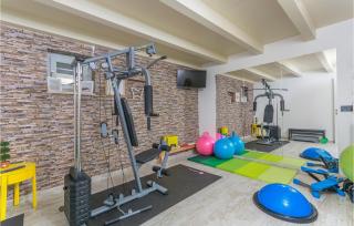 Beautiful Home In Krnica With Sauna - 4