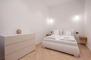 Prestige Elegant 3-BDR Apartment - Budapest - 5