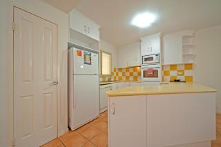 at Beach Court Holiday Villas - Airlie Beach - 6