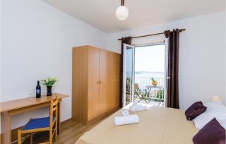 Three-Bedroom Apartment In Plat - 1