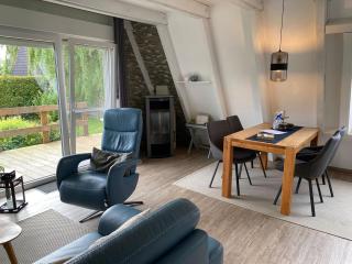 Spitzhus, zwei Schlafzimmer, Kamin, Garten, Hund willkommen! - Greetsiel - 0