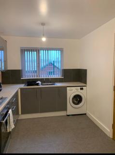 8 Bedroom Contractors House - Sheffield - 6