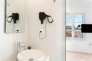 Aegean Blue Santorini Perivolos 1 - 2