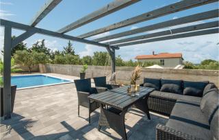 Amazing Home In Tinj With Kitchen - Tinj - 3