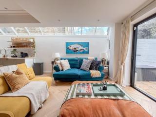 Stylish Hideaway with Oasis Garden - Londra - 9