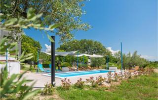 Three-Bedroom Apartment In Porec - Tar - 2